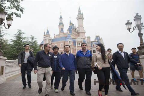 王大佬參訪上海迪士尼了，你可知道？華全機(jī)組也為迪士尼建設(shè)出過力