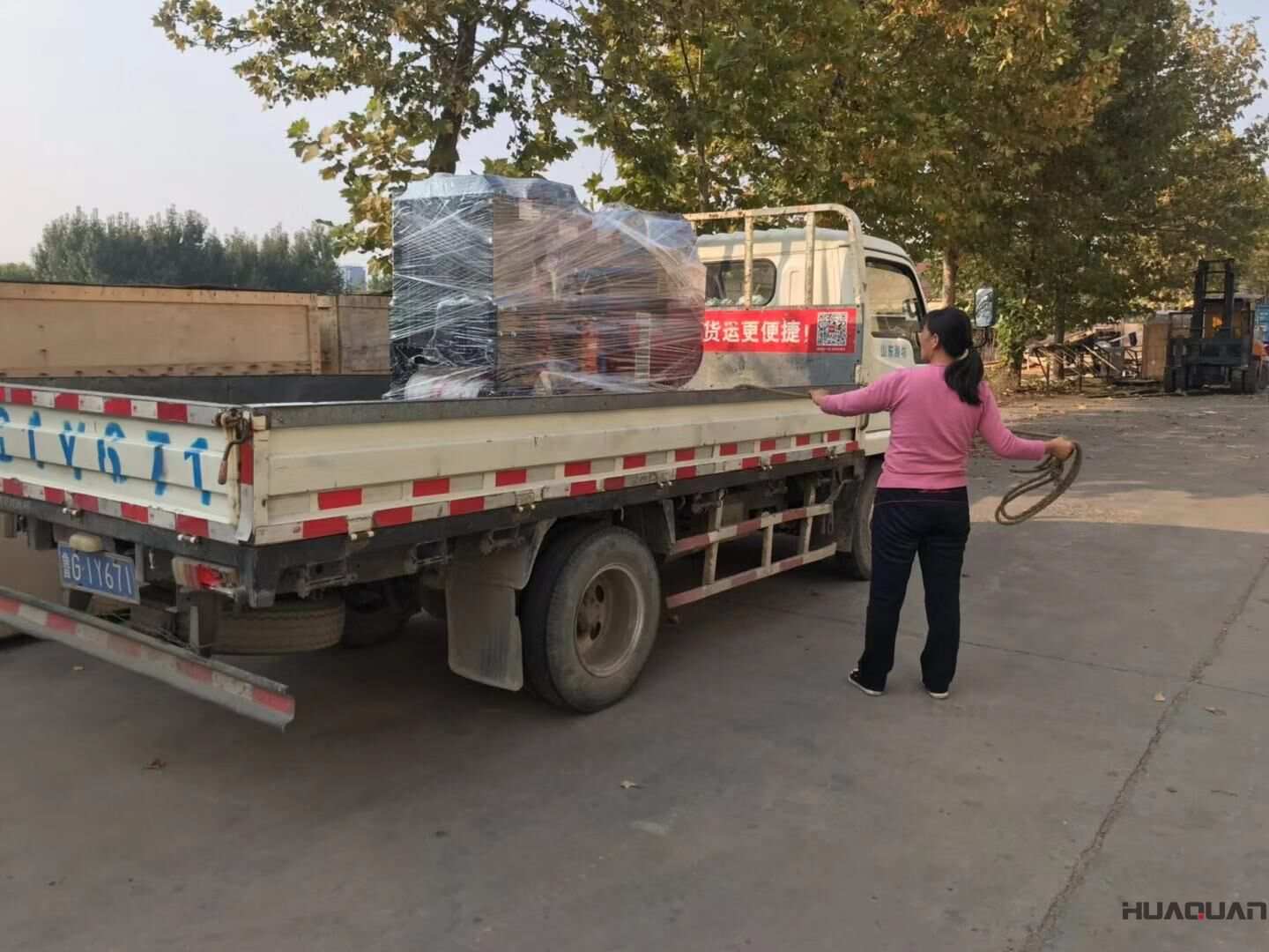 一臺40kw標(biāo)配柴油發(fā)電機組于10月25日從華全動力順利發(fā)往江蘇